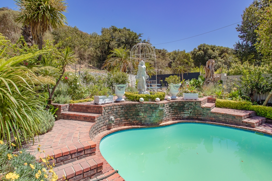 To Let 6 Bedroom Property for Rent in Groenvlei Western Cape